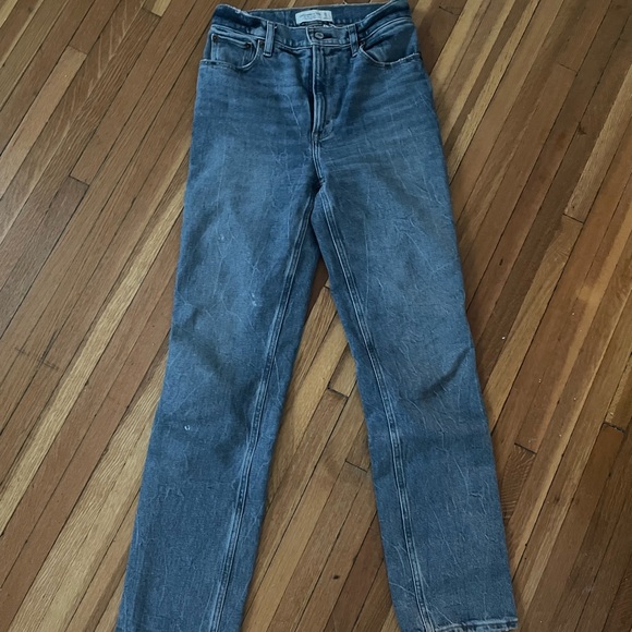 Abercrombie 90s Ultra High Rise jeans - Picture 2 of 3